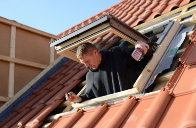 Pose de fenêtres de toit Velux à Doignies